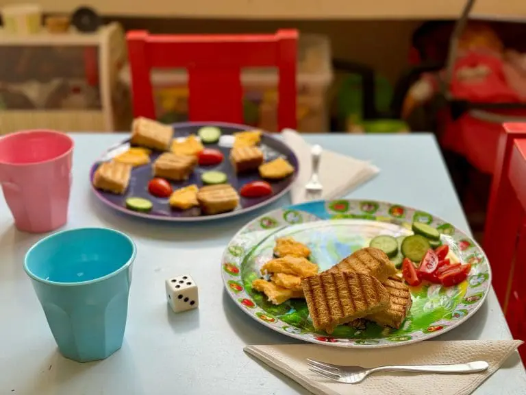 Playte -Children's meal - game plates