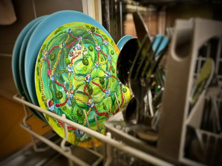 Playte - Up the mountain game playte in the dishwasher