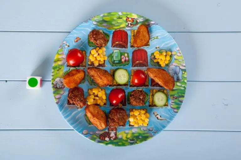 Playte Adventure - Across the river game plate