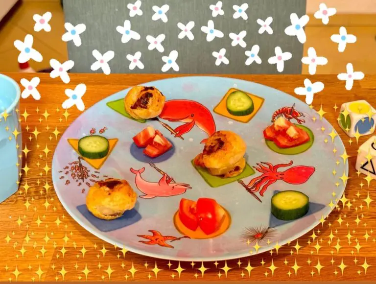 pizza roll on a Playte